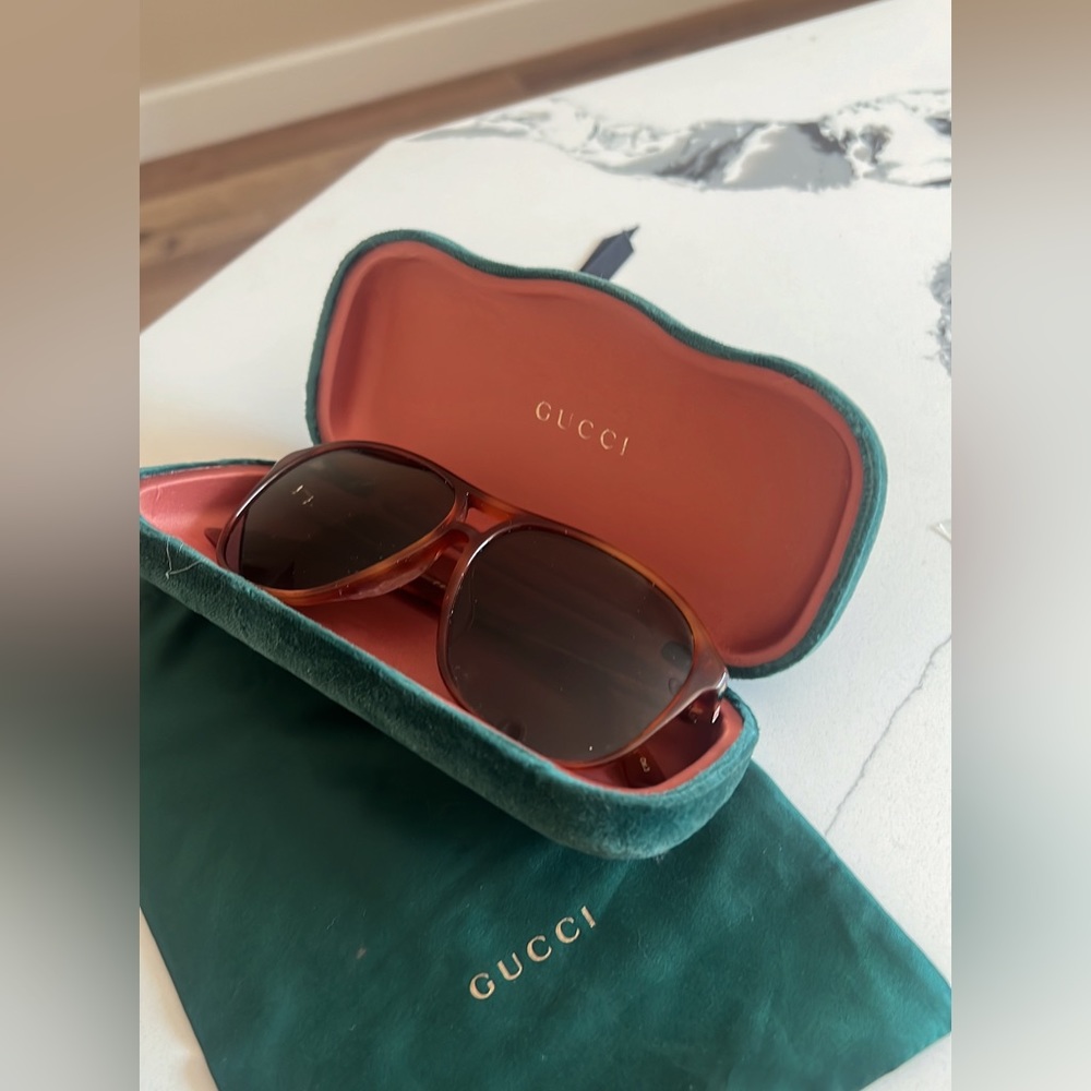 Gucci Men's brown Square Sunglasses!